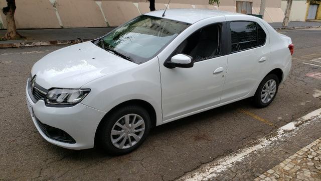 Renault Logan 2017 1.0 Completo Pneus novos Ipva pago