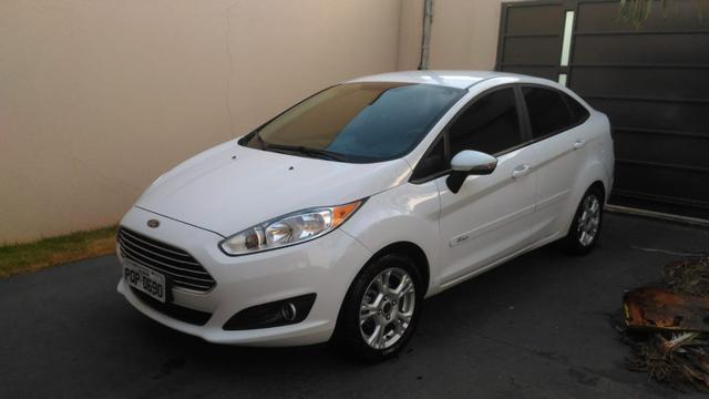 Ford New Fiesta 15/15 Sedan