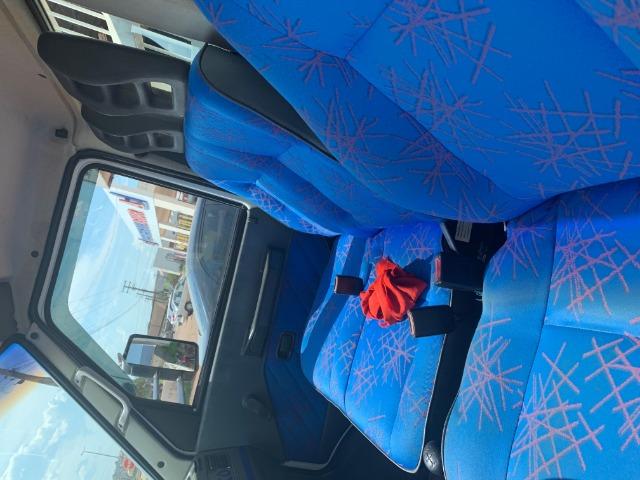 Caminhão vendo ou troco por Hilux ou s-10 - Foto 2