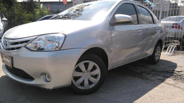 Toyota Etios Sedan XS 1.5 Manual 2014 GNV 5 Geração - Foto 5