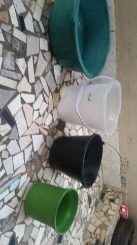 Bacias e baldes - Foto 2