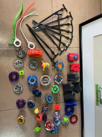 Kit de beyblade com todos estes itens da foto - Foto 2