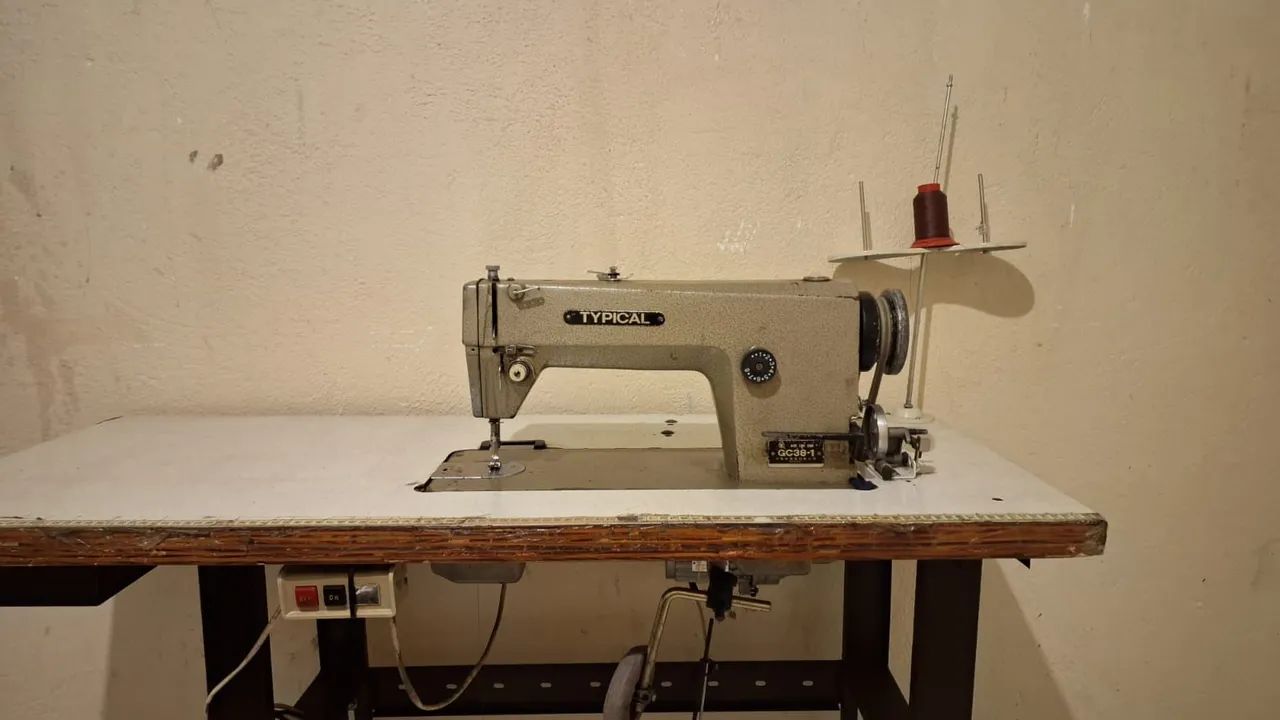 Máquina de Costura Industrial Typical GC38-1 - Foto 2
