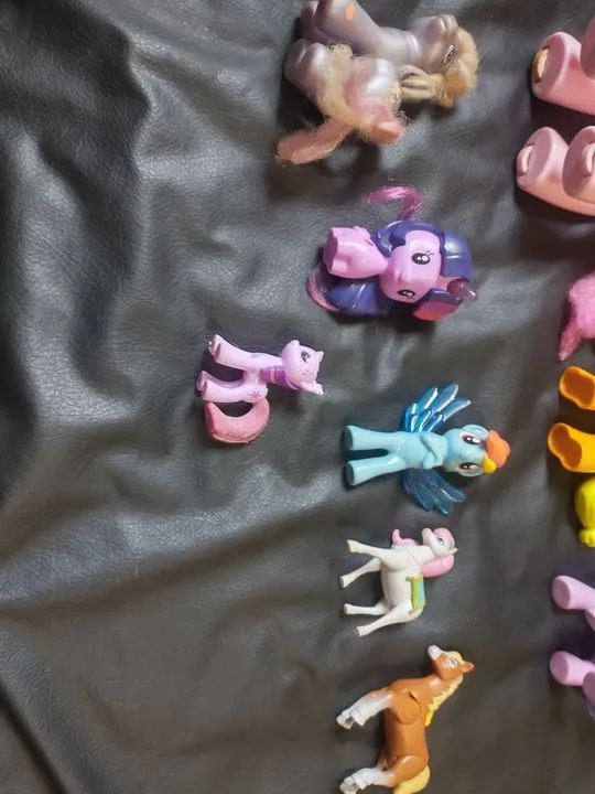 Bonecos para coleção 9 peças variadas  - Foto 5