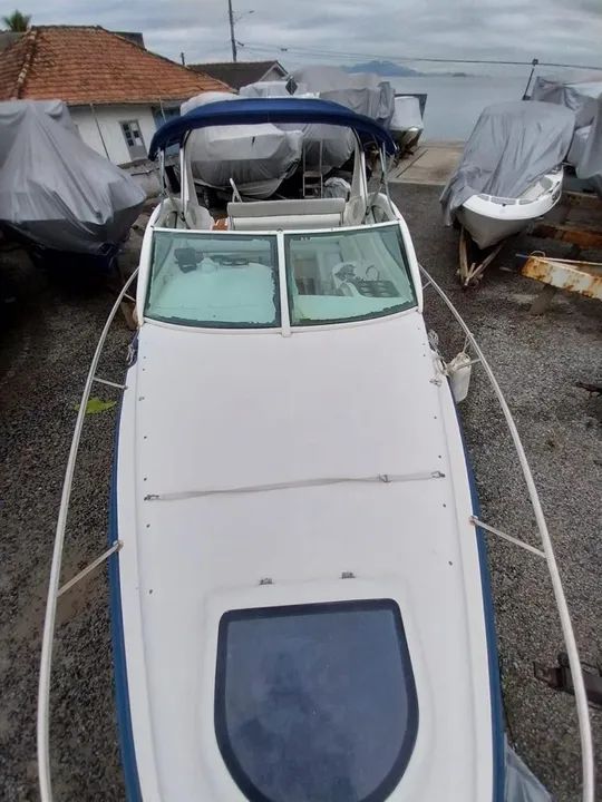 Vendo lancha real 26 class motor mag 350 - Foto 7