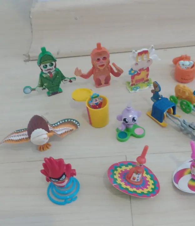 Lote com 21 miniaturas Kinder Ovo - Foto 4