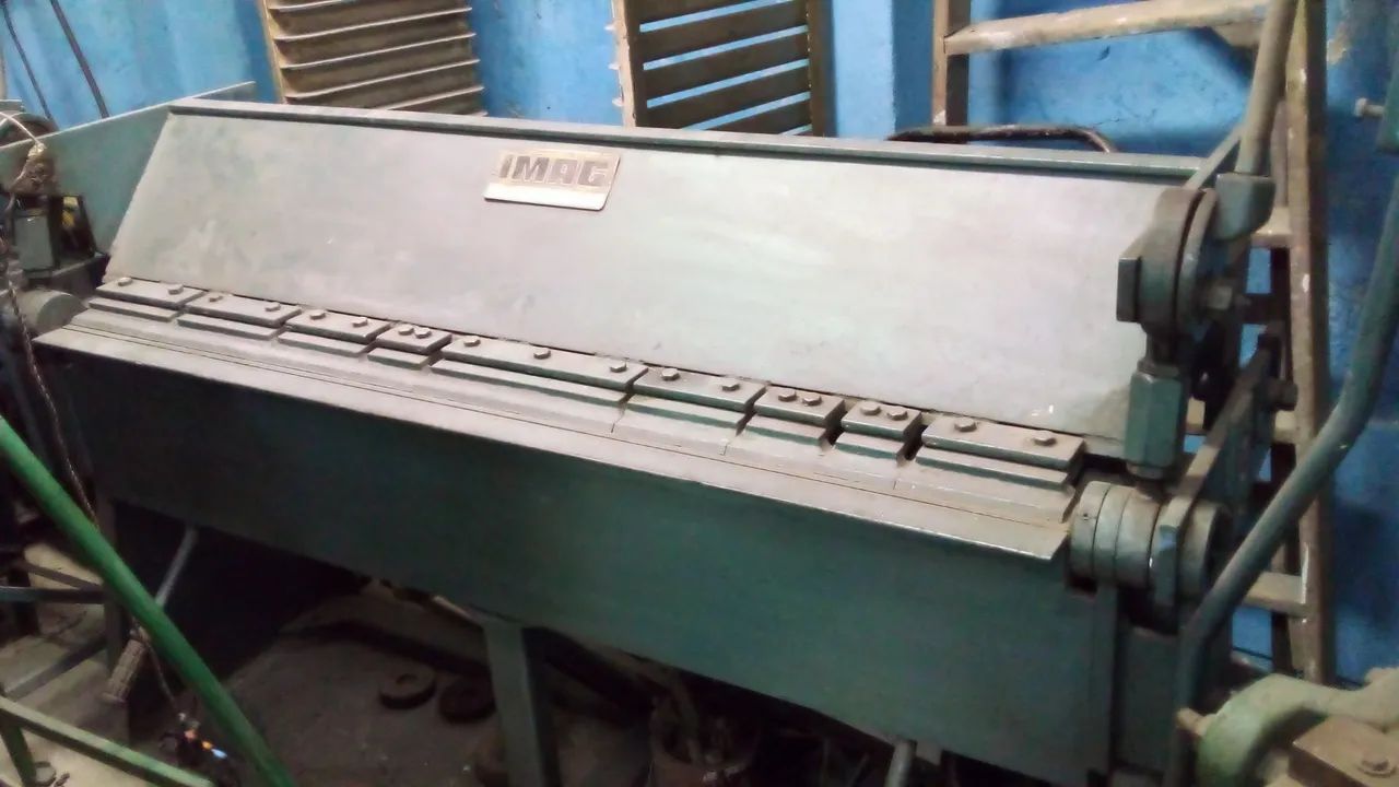 Dobradeira de Chapas 