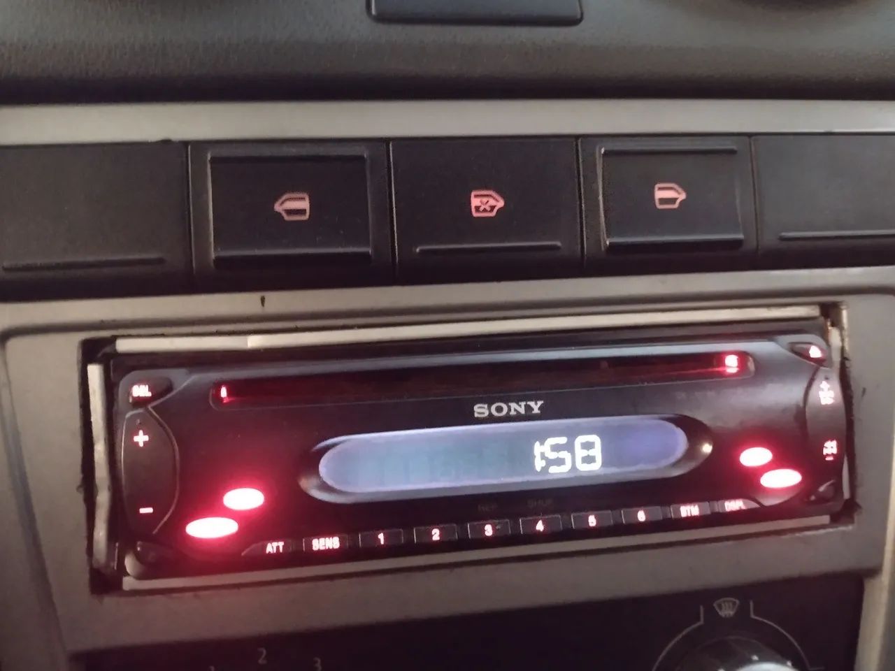 Som de carro Sony toca cd - Foto 2