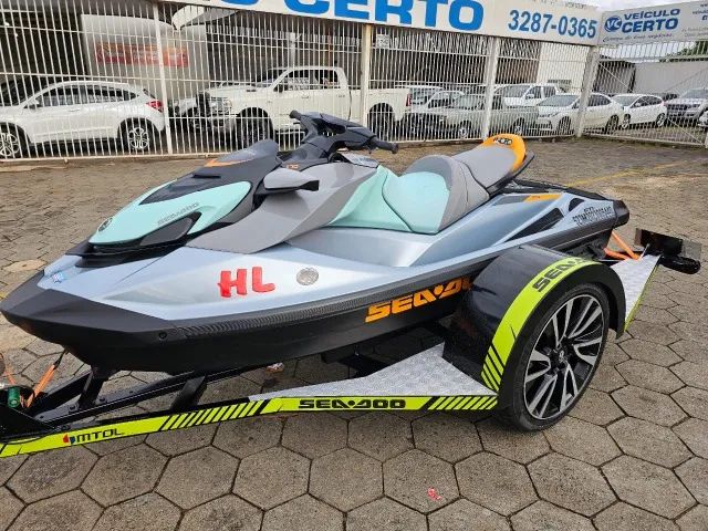 Jet ski Sea-Doo GTI 170  ANO 2023  30 Horas  com carreta Premium