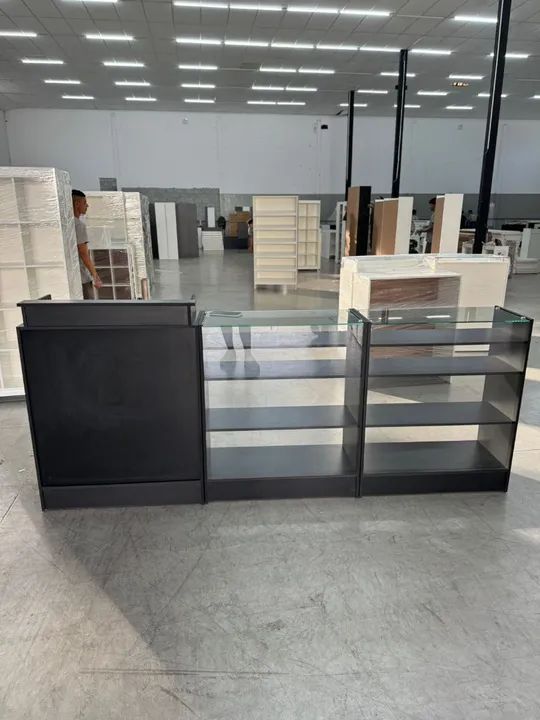 BALCÃO CAIXA + BALCÃO VITRINE COM VIDRO SUPERIOR MDF - Foto 2