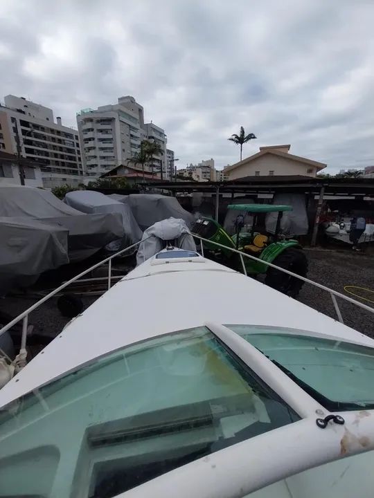 Vendo lancha real 26 class motor mag 350 - Foto 10