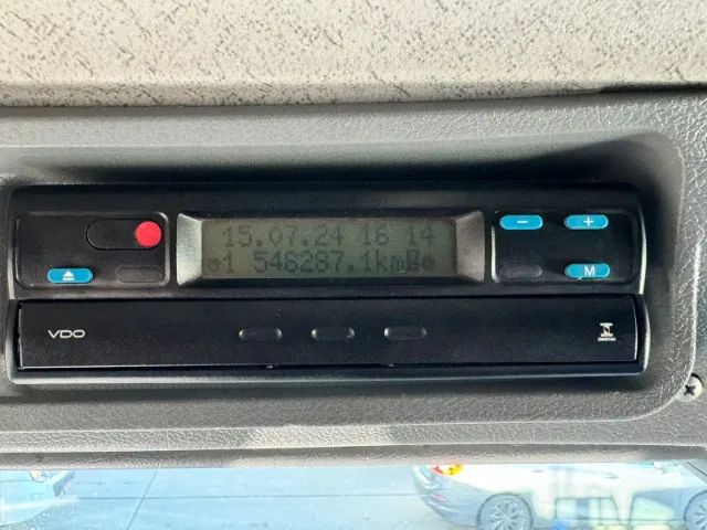 Mercedes Benz Atron 2324 ano 2014 no chassi - Foto 11