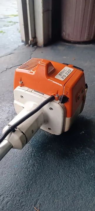 Roçadeira Stihl FS 220