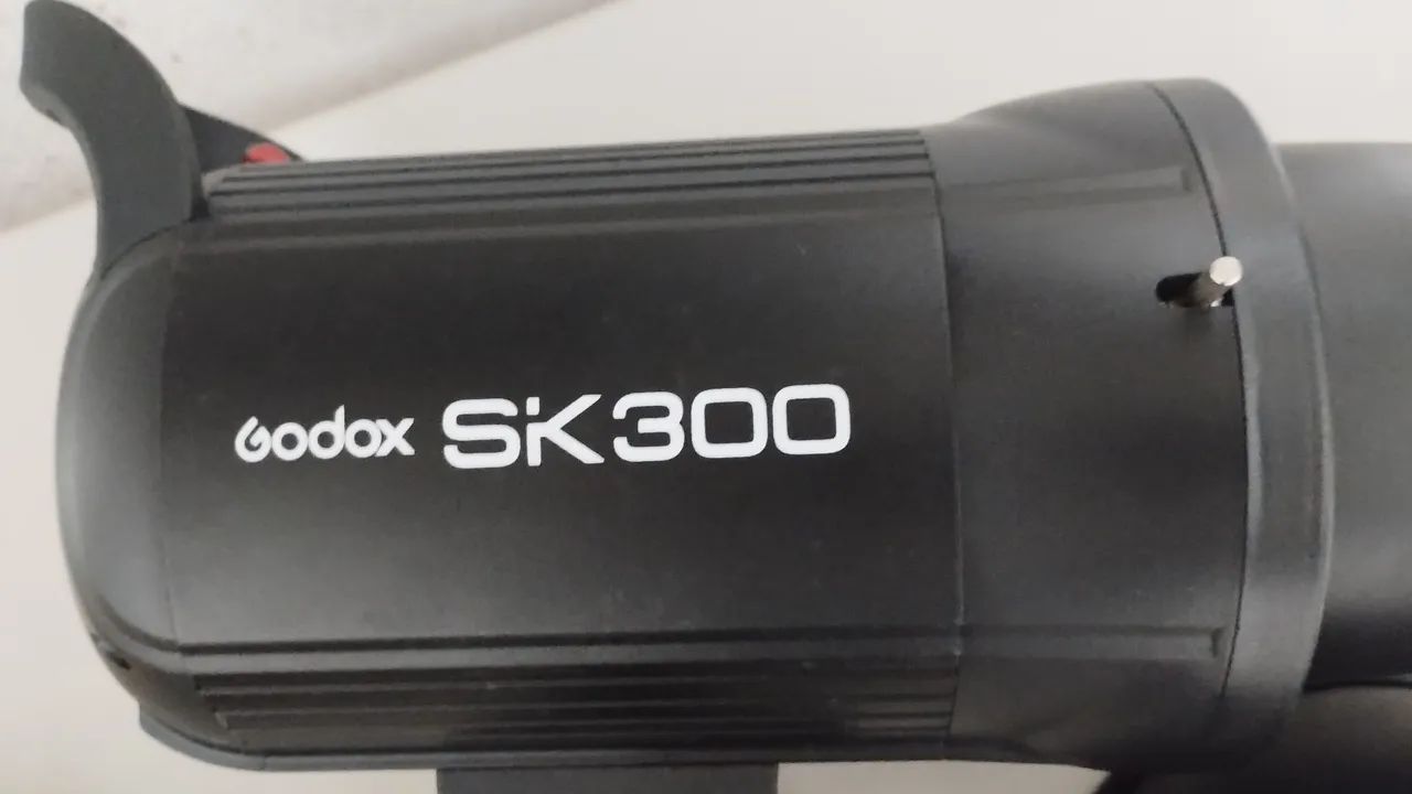 Flash Tocha Godox Sk300 110v