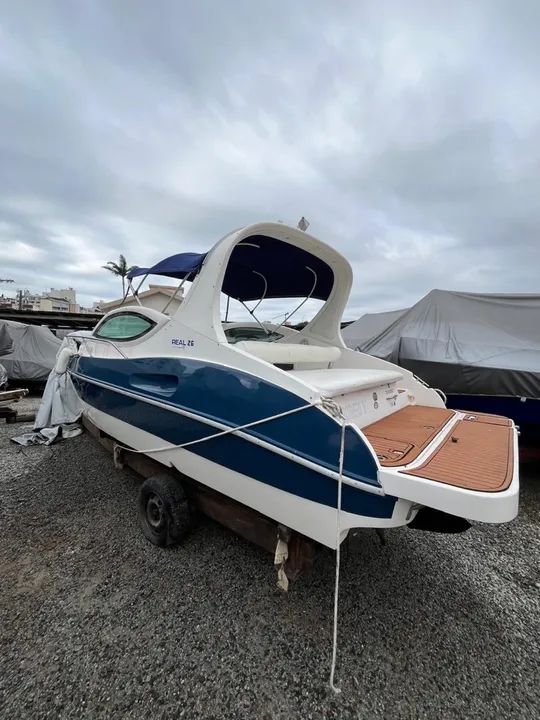 Vendo lancha real 26 class motor mag 350