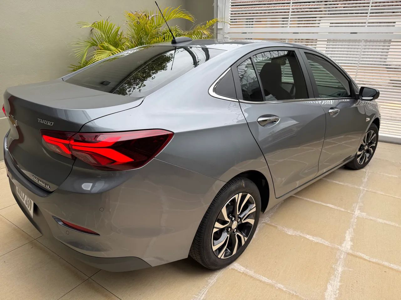 Chevrolet Onix Plus Premier 1.0 12V TB Flex Aut. 4P 2023 - Foto 3