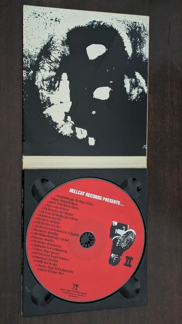 CD Give 'Em The Boot II - Hellcat Records - Importado USA - Foto 2