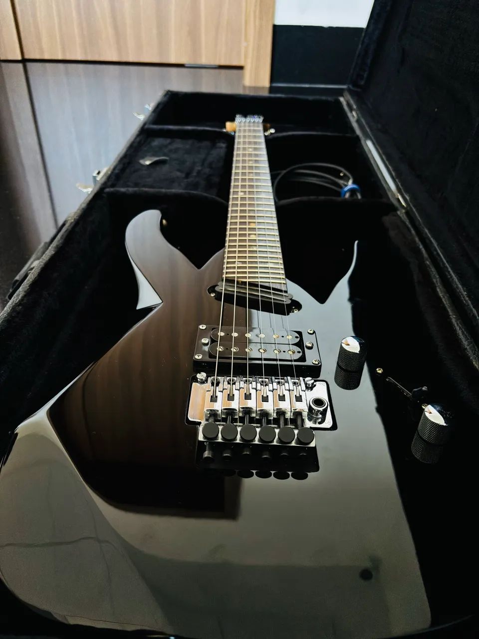 ギター TAGIMA K2 Kiko Loureiro Signature ngd-tagima-k2-kiko-loureiro-