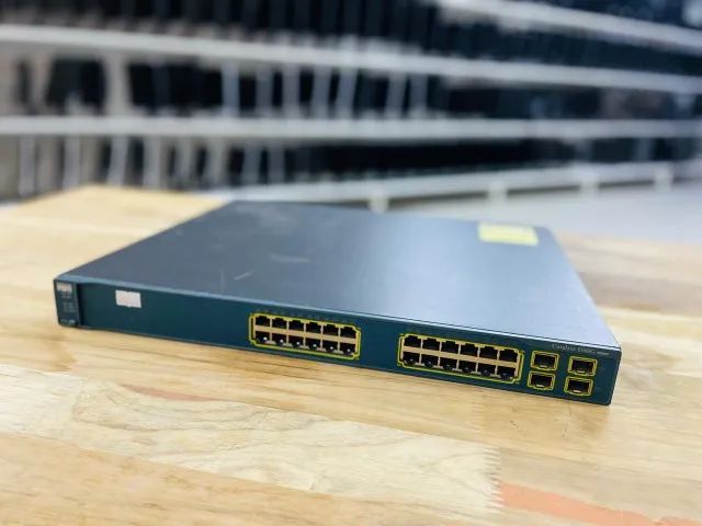 Switch Cisco Ws-c3560g-24ts-s Gerenciável 24 Portas 10/100/1000 + 4 Sfp