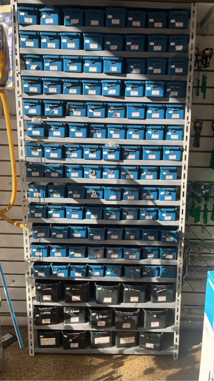 Vendo estoque de loja de ferramentas 