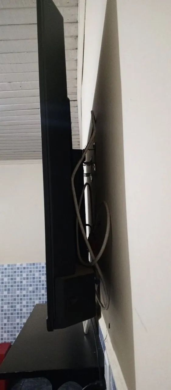 Selling this 50-inch TV - Philco64167730177537121