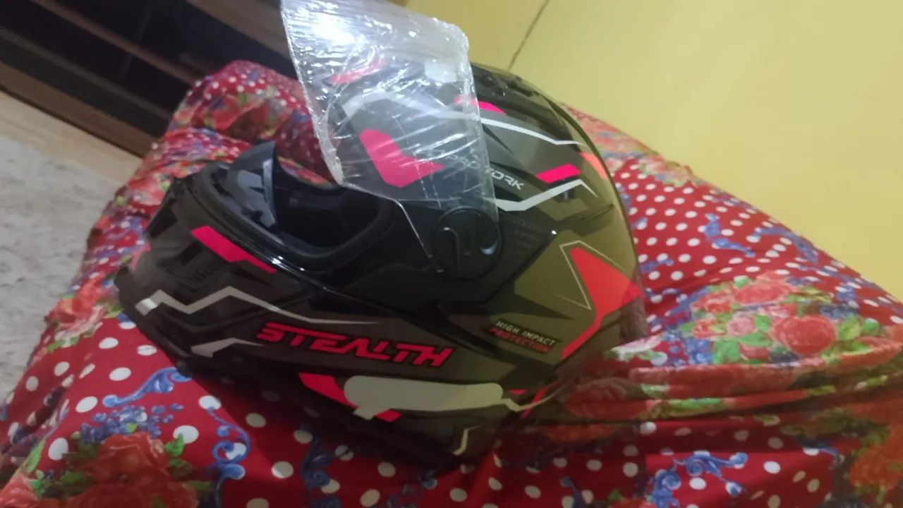Vendo capacete feminino 