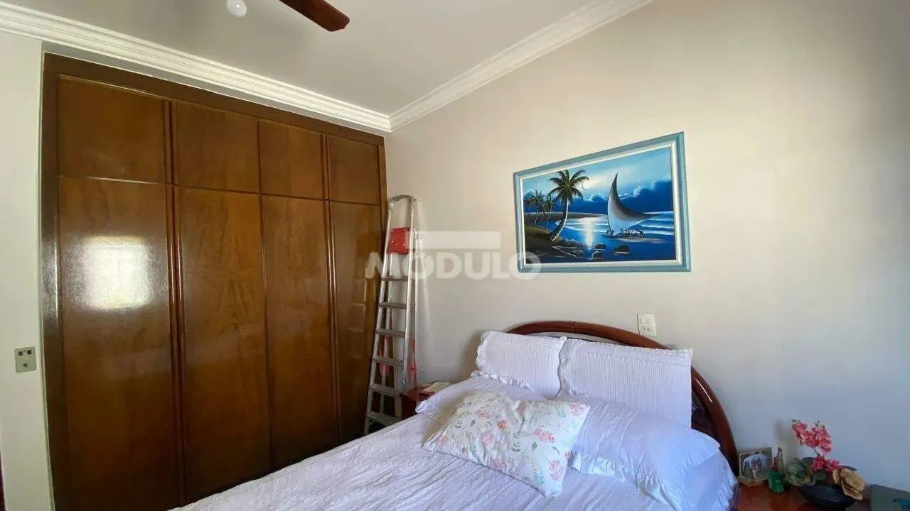 Casa residencial para locação Bairro Santa Mônica com 3 quartos - Foto 9