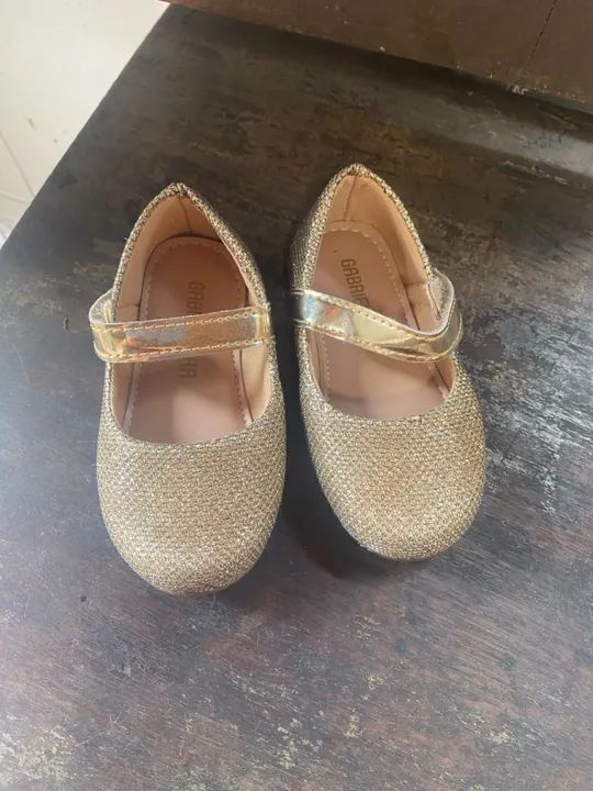 Sapatilhas Douradas Molekinha com Laço - Foto 5