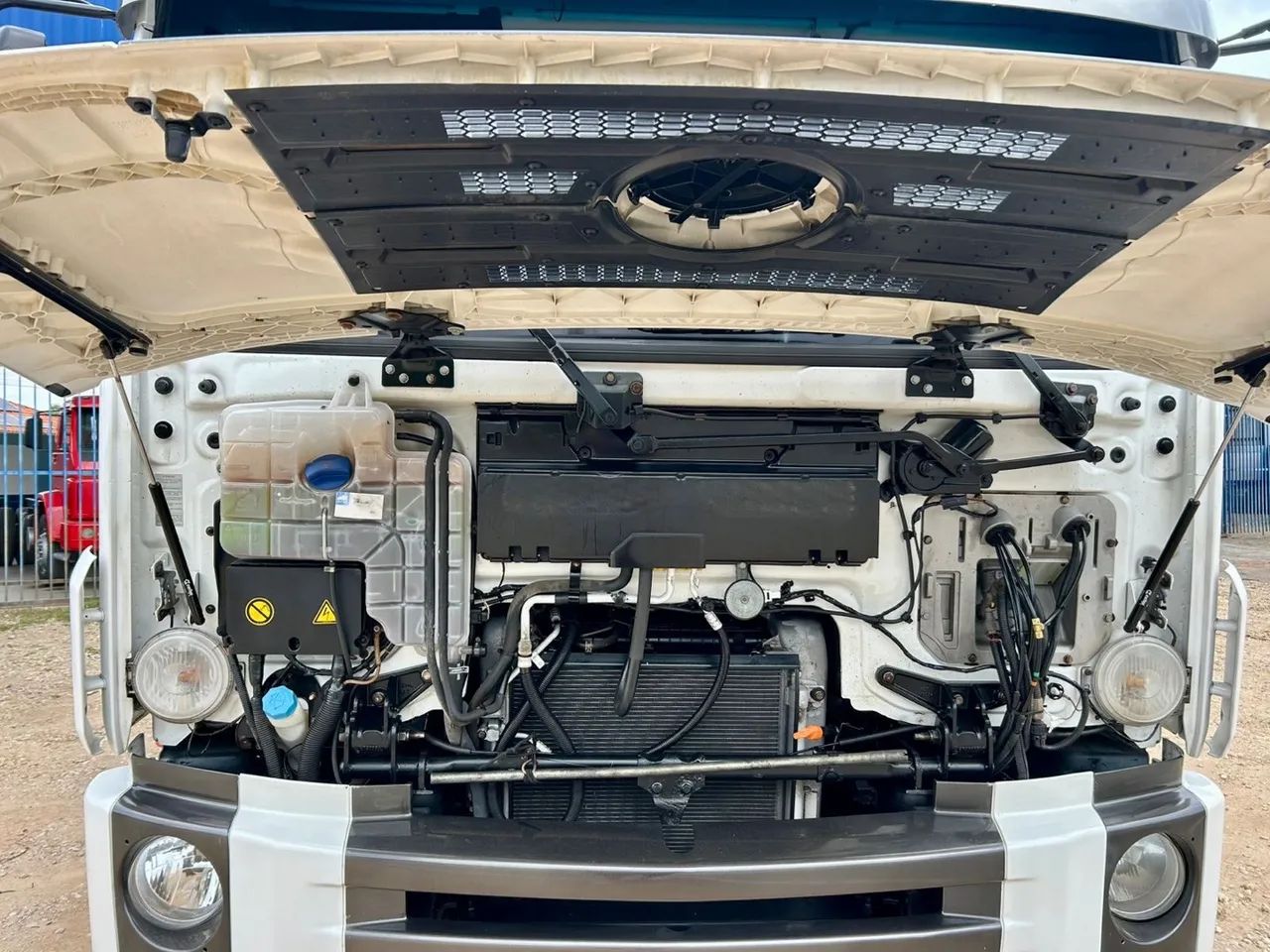 Vw 30-330 ano 2020  - Foto 4