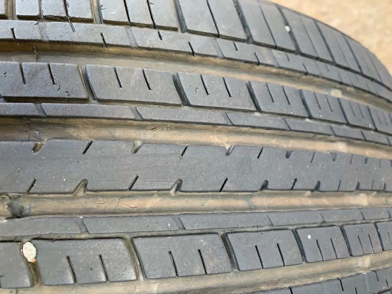 Pneu Aro 17 Usado tenho 2 com 8.000 km rodado