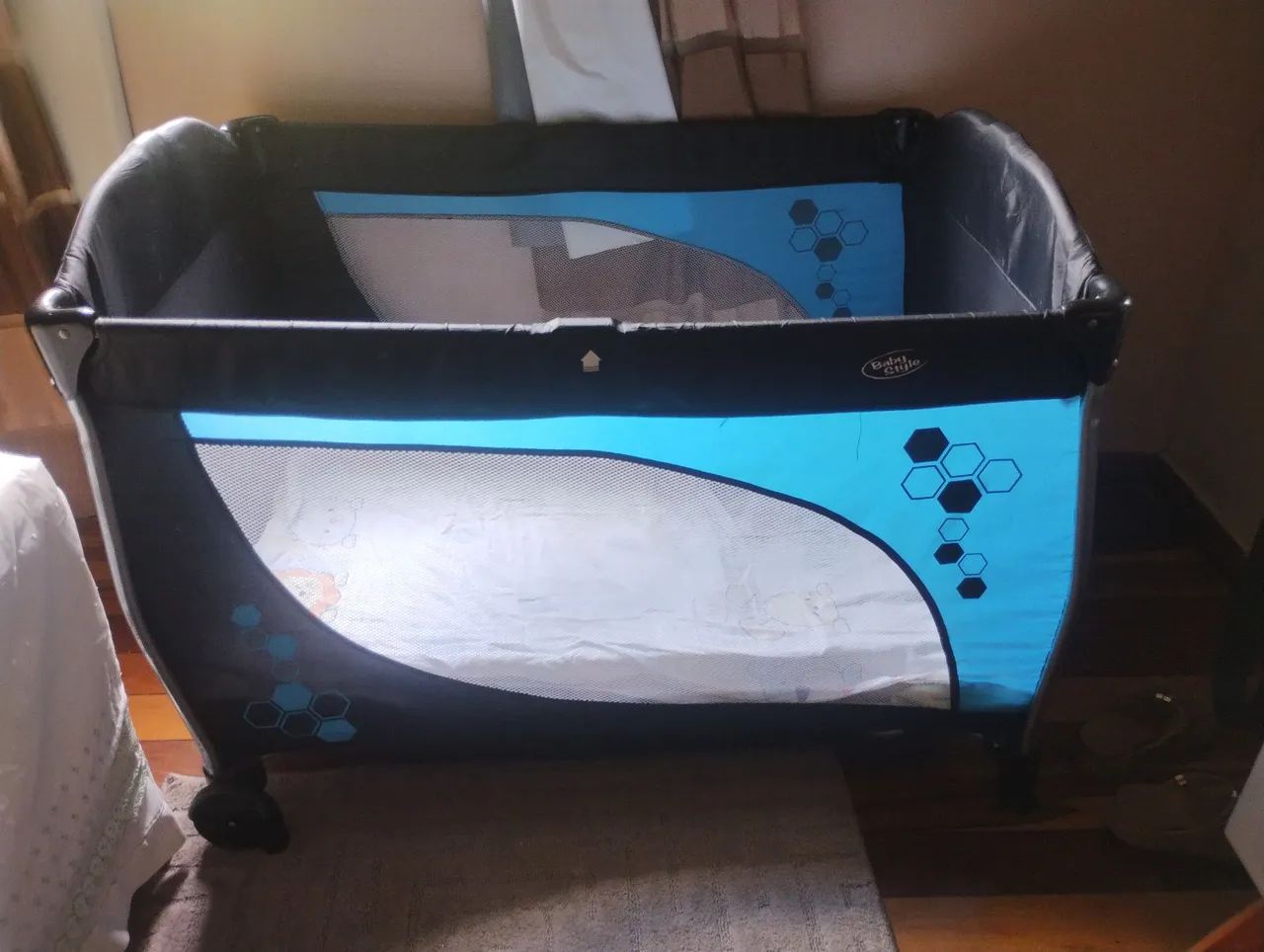 Berço portátil para bebê - Azul e Preto - Foto 2