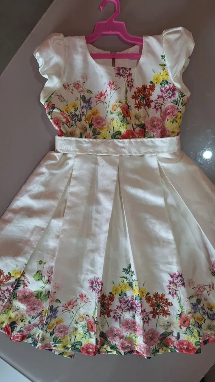 Vestido Infantil Floral Elegante