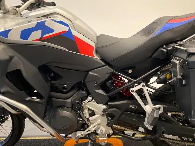BMW F 900 GS Adventure Plus - 2025 - Target Race - Foto 4