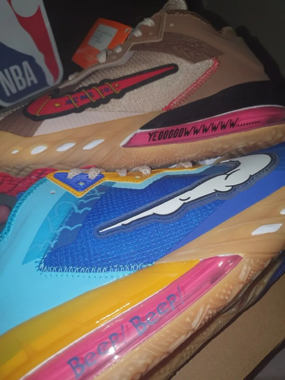 Nike Lebron 18 Low While vs Road Runner - TAM42 - Foto 2