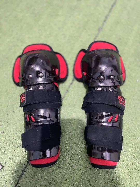 Capacete e equipamentos trilhas - Foto 6