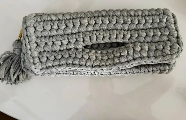 clutch tricô - cinza - nova