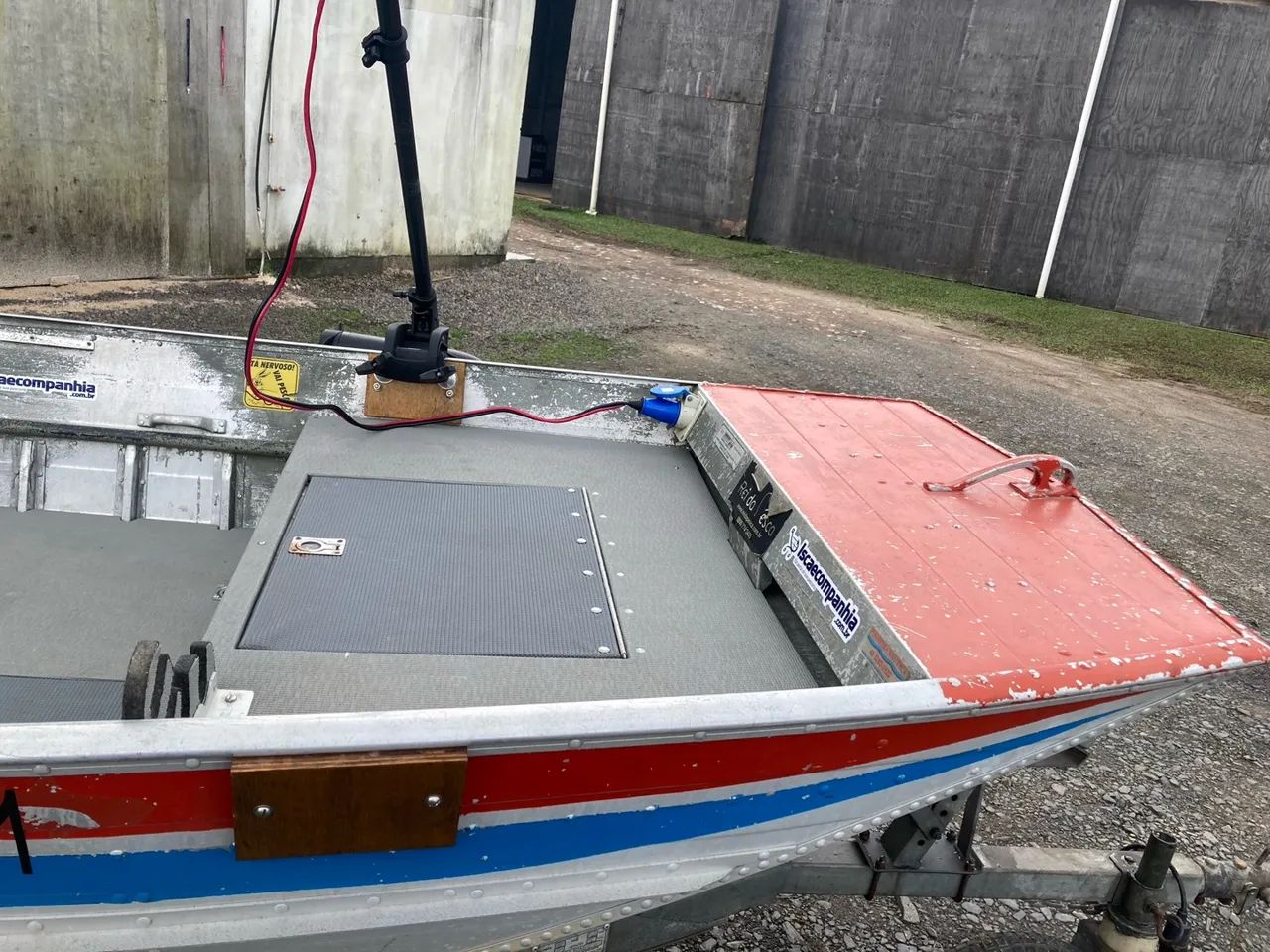 Barco de alumínio com motor - Ótimo estado! - Foto 7