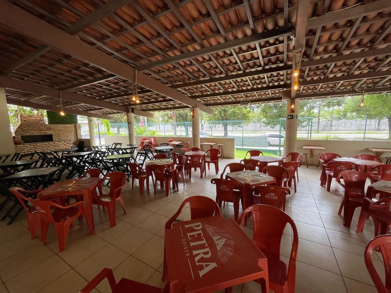 Aluguel de salão comercial com varanda e casa superior  - Foto 5