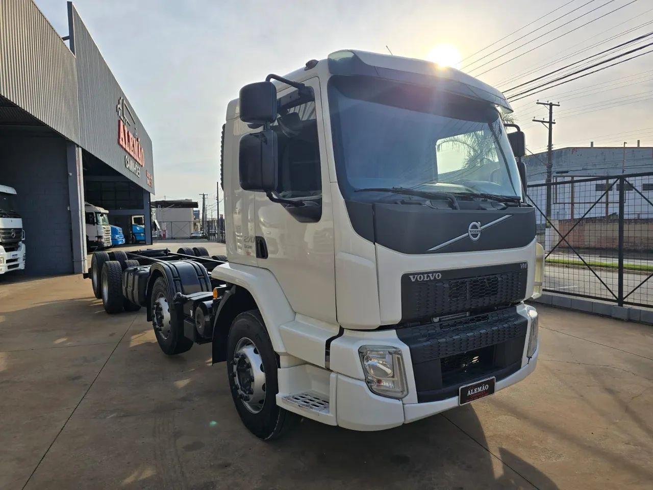 VOLVO VM 270 Ano 2020 Bitruck BAIXO KM ALEMÃO CAMINHÕES ITAPETININGA 