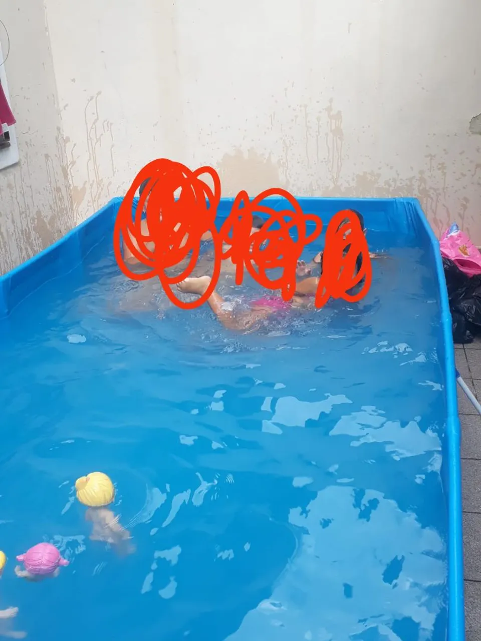 Piscina infantil para diversão garantida!