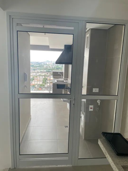 Porta aluminio com vidro usada como nova