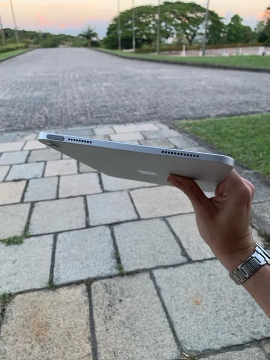 iPad 10ª geração + Capa teclado Logitech Folio Touch Com Trackpad - Foto 3