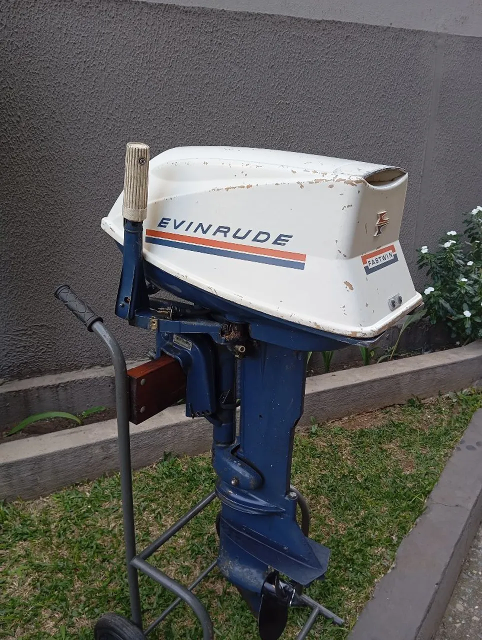 Motor de Popa Evinrude 18 Hp, Único Dono, Todo Original, Excelente Funcionamento.