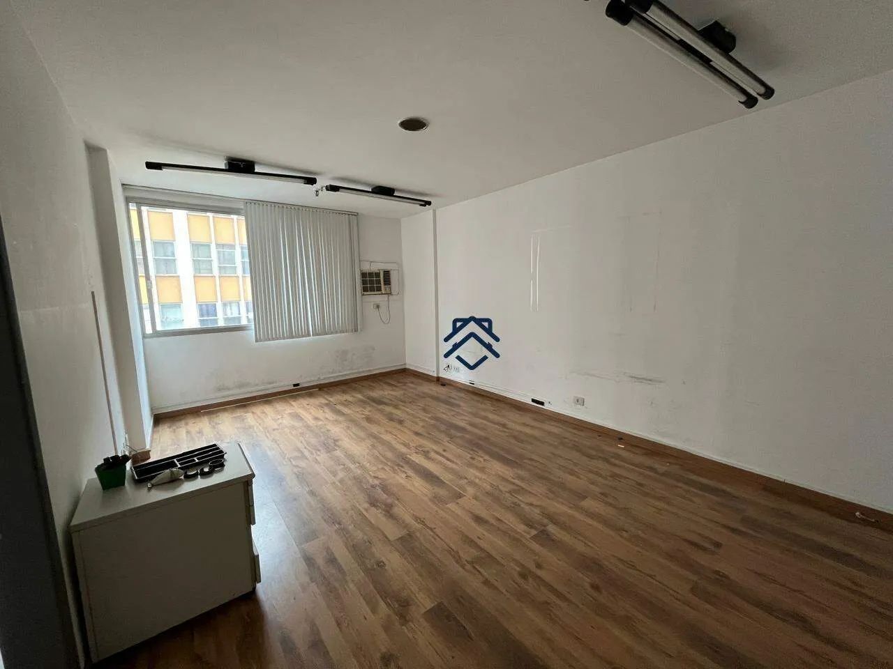 OPORTUNIDADE NO CENTRO: ANDAR COM 6 SALAS E 2 VAGAS DE GARAGEM! - Foto 5