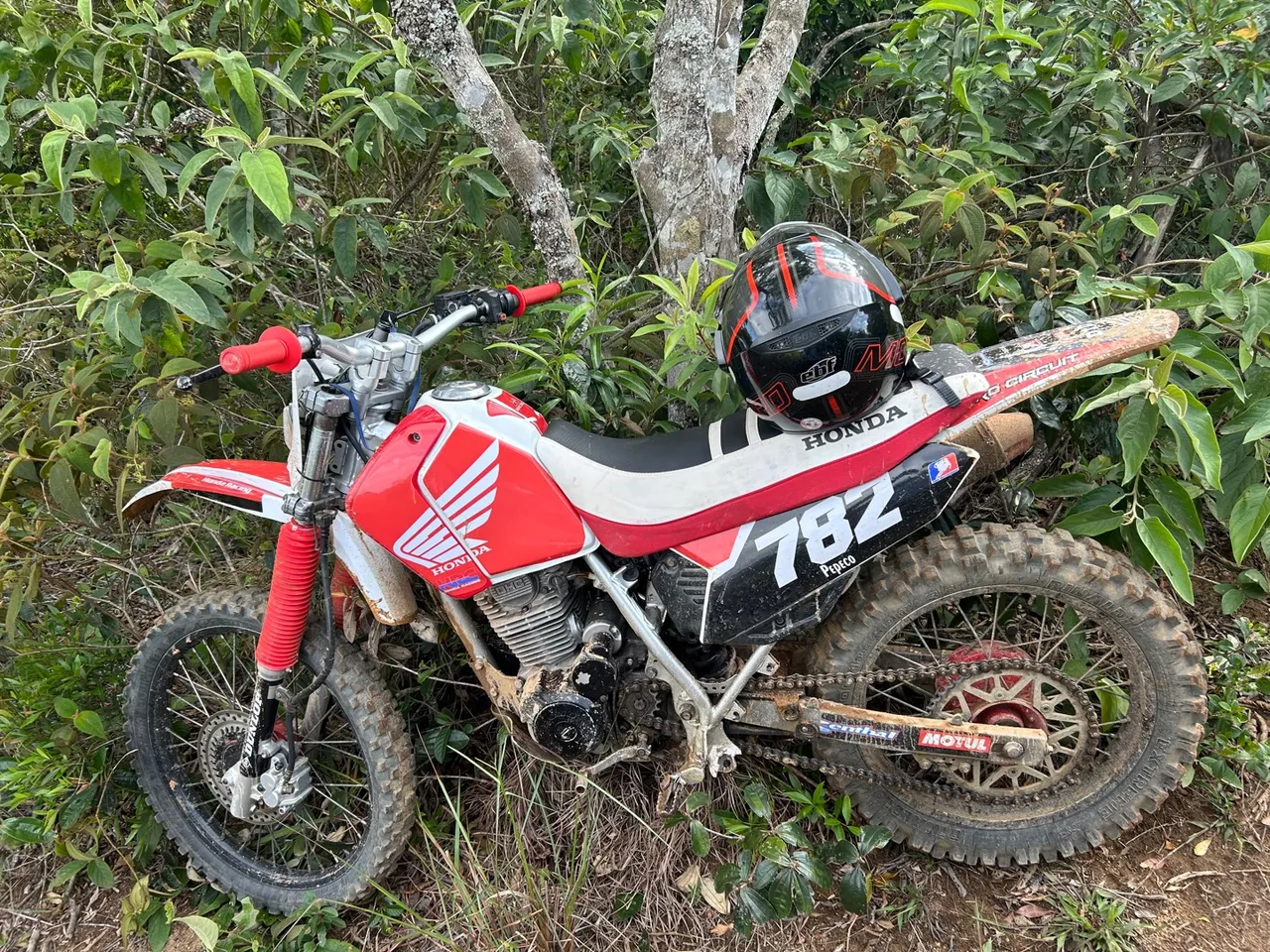 Nx 200 de trilha