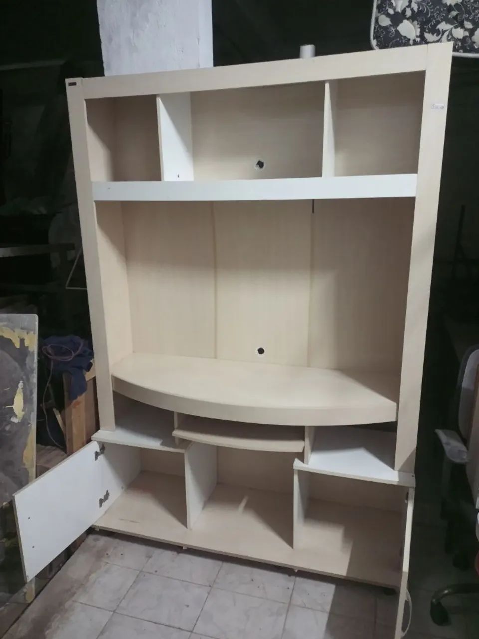 Estante de sala.