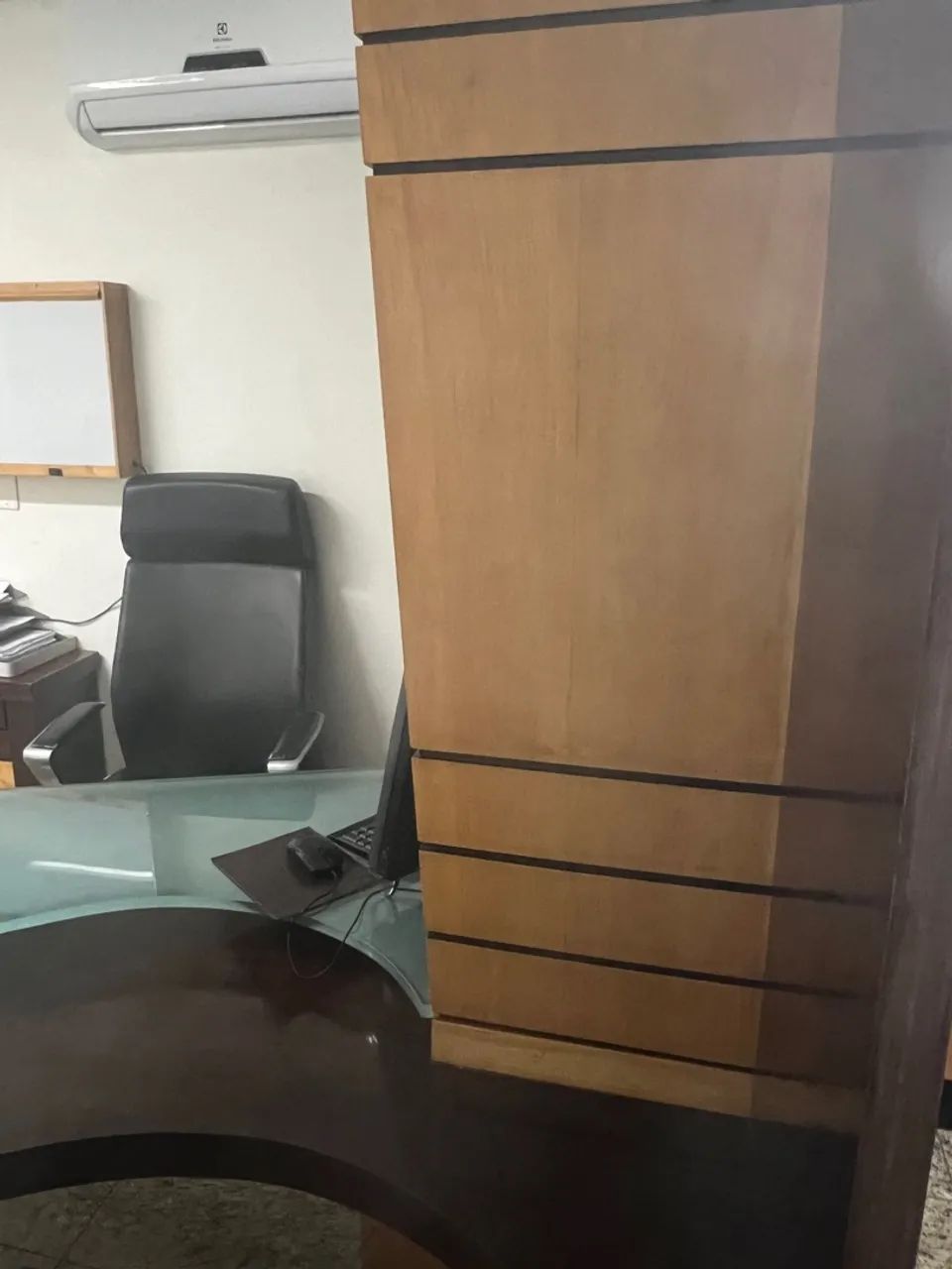 Mesa de Escritório Executiva com Design Elegante - Foto 5