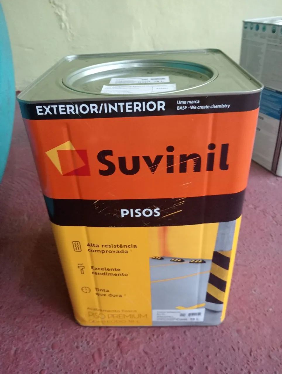 Vendo 1 latão de tinta vermelha para piso Suvinil  - Foto 2