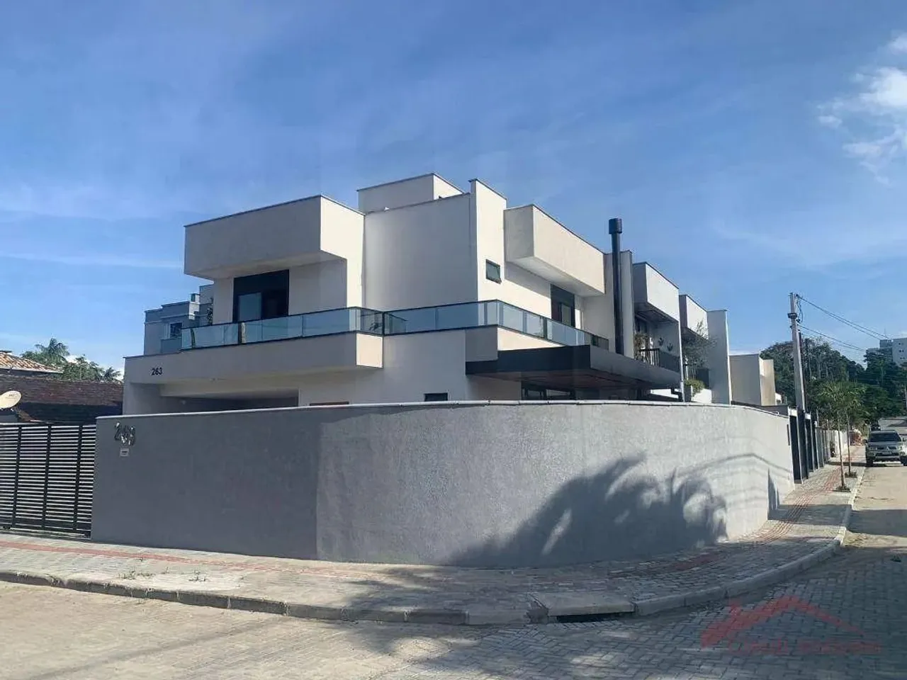 Casa com 3 dormitórios à venda, 146 m² por R$ 980.000 - Iririú - Joinville/SC