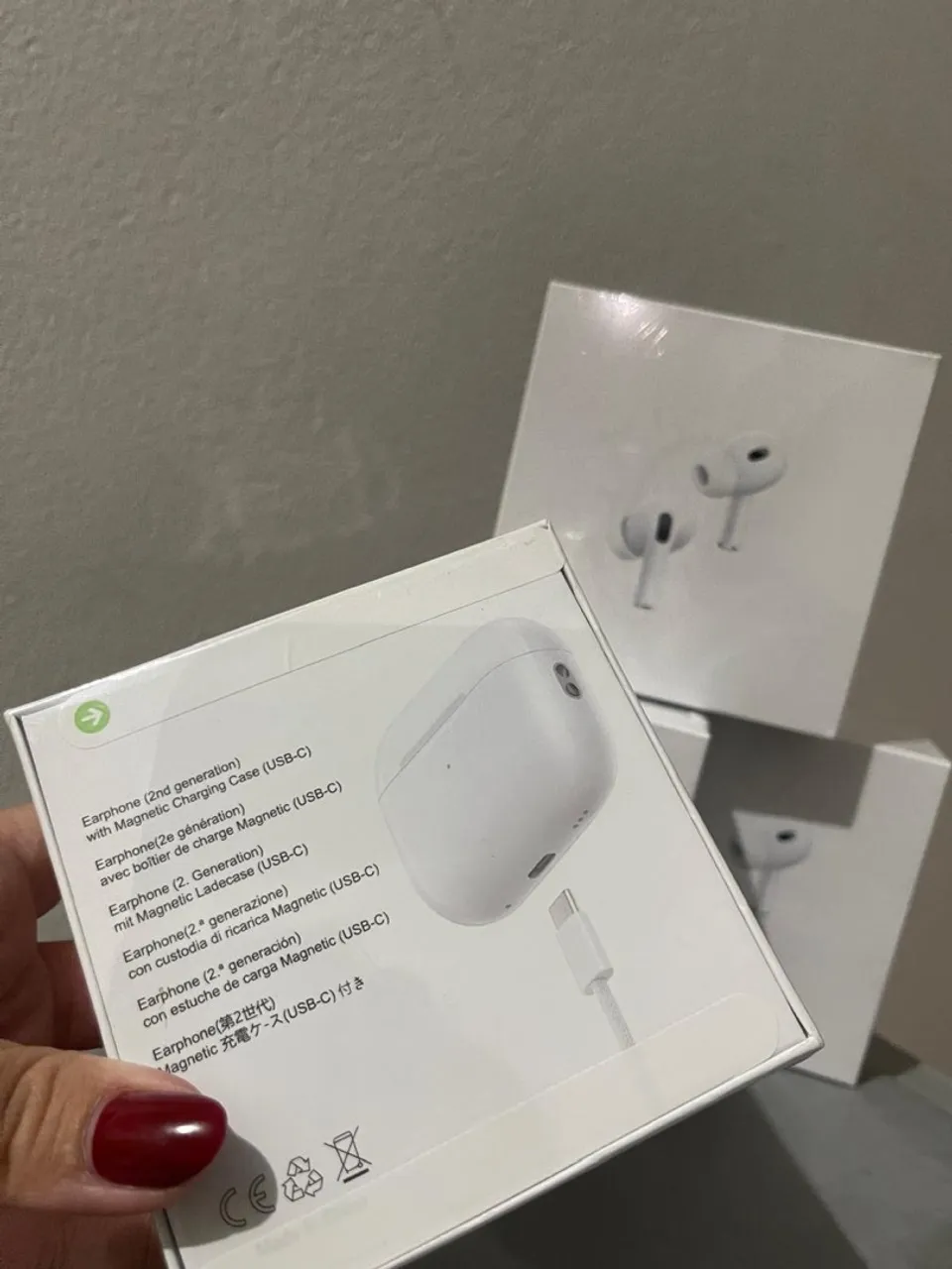 Fone de ouvido Apple AirPods 2ª geração com case de carregamento MagSafe (USB-C)